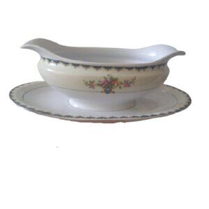 Noritake Romeo Gravy Boat w/attached Lin…